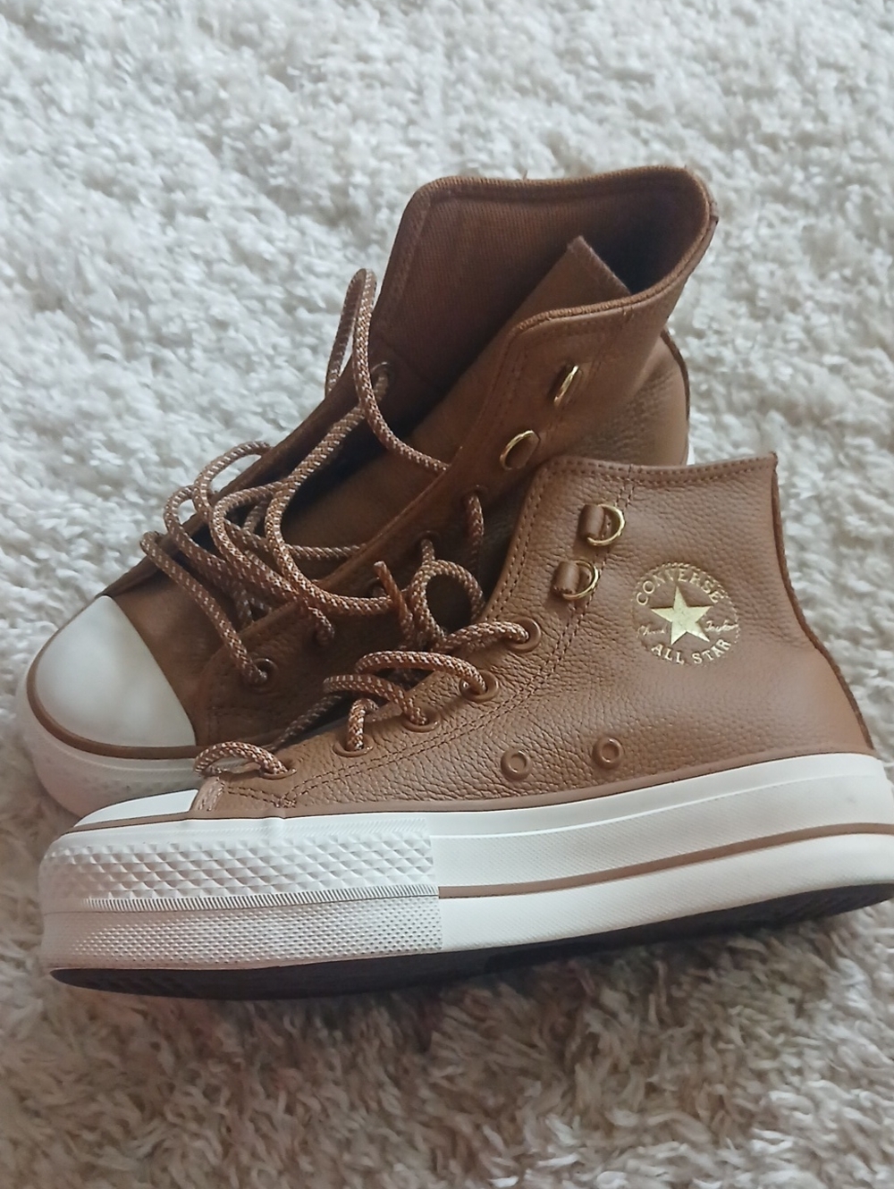NWOT CONVERSE PLATFORM